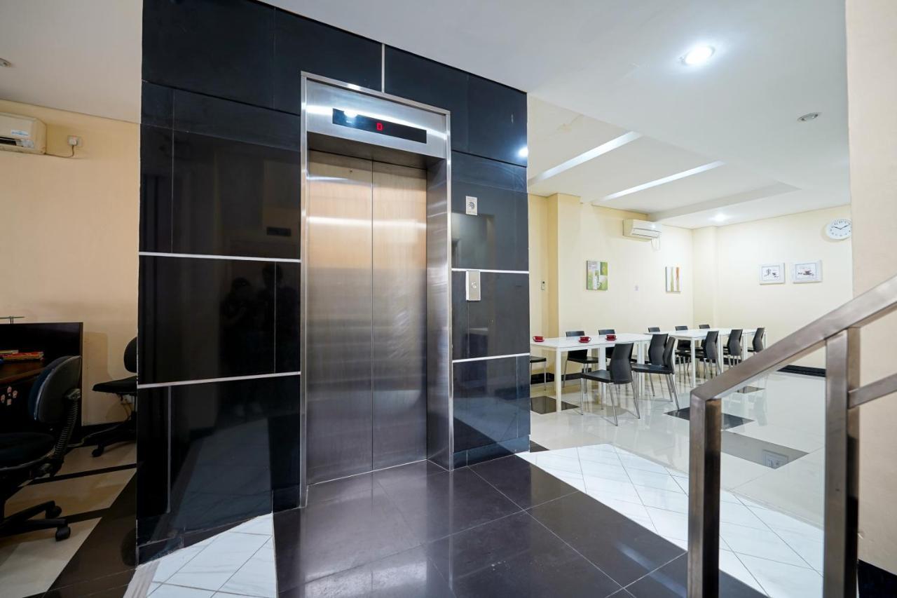 Multi 88 Syariah Hotell Jakarta Exteriör bild