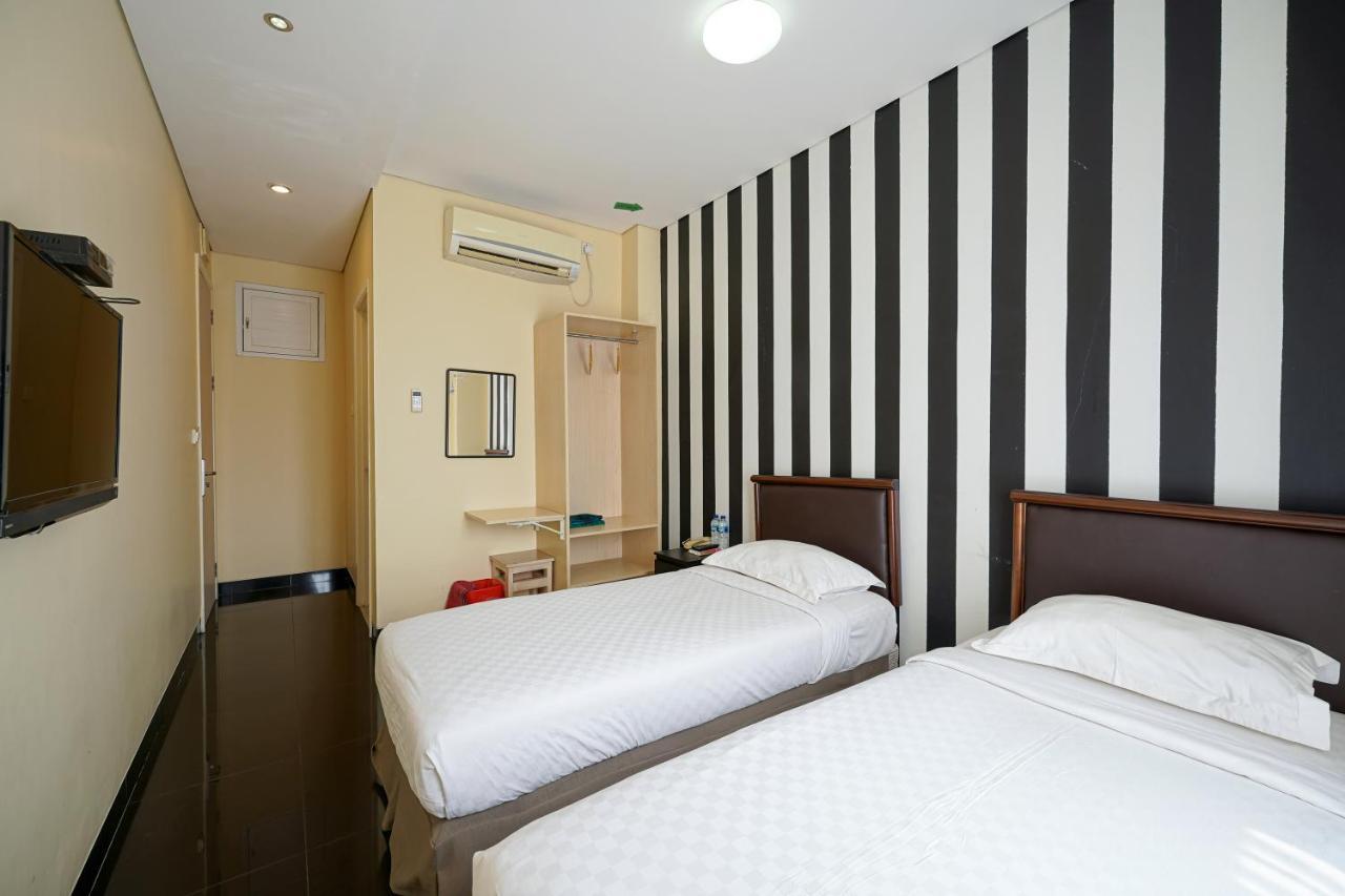 Multi 88 Syariah Hotell Jakarta Exteriör bild