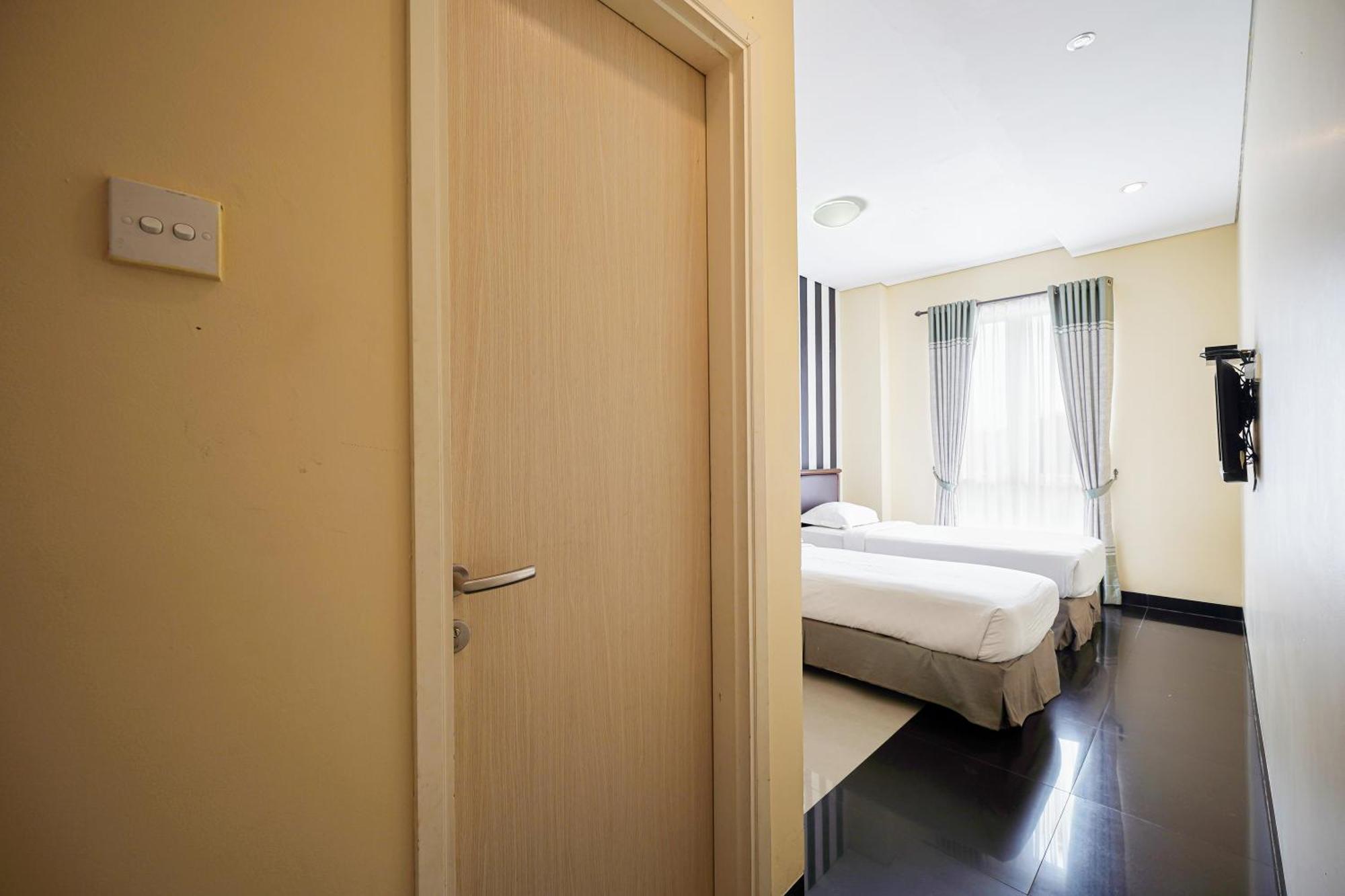 Multi 88 Syariah Hotell Jakarta Exteriör bild