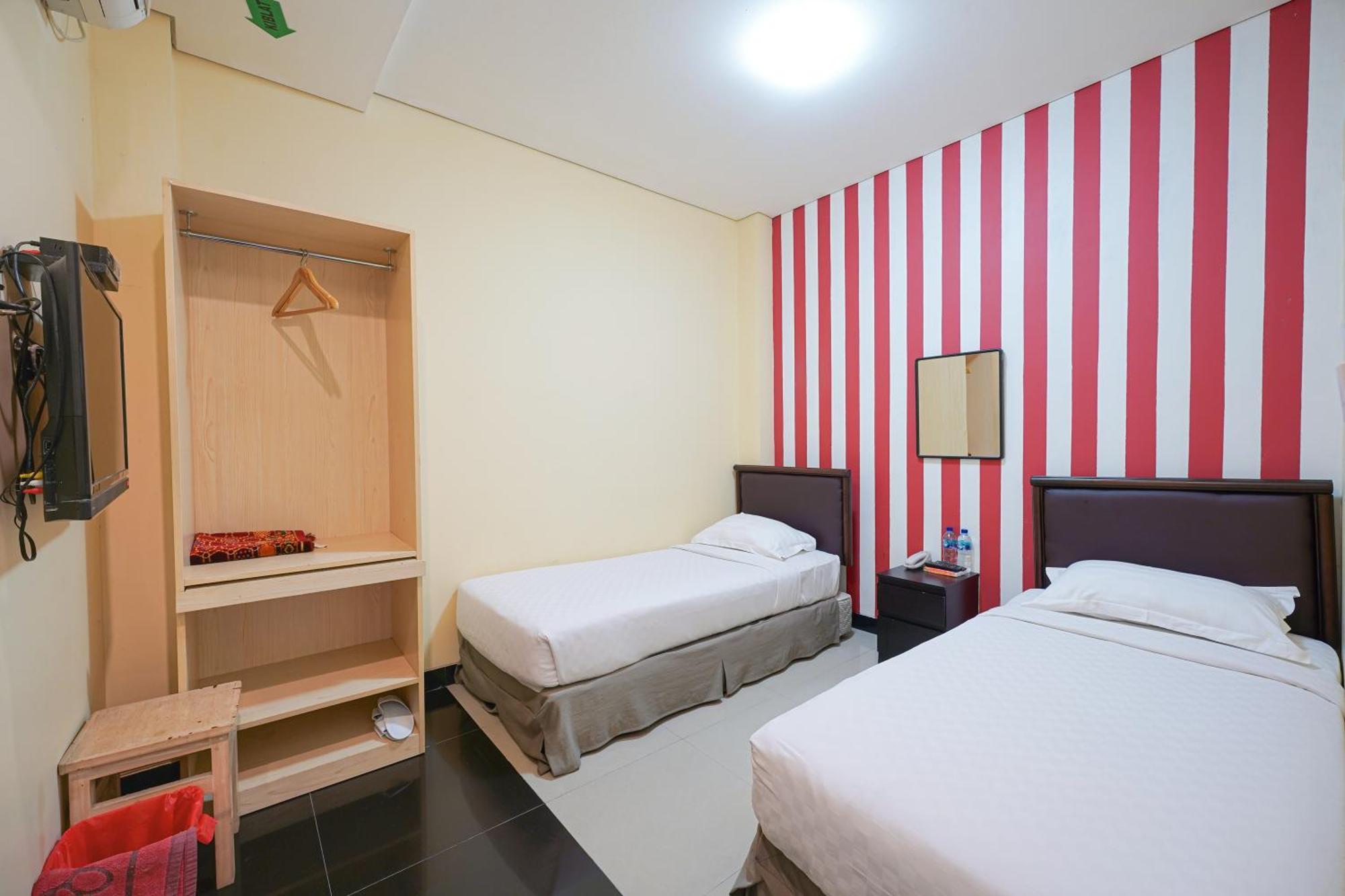 Multi 88 Syariah Hotell Jakarta Exteriör bild
